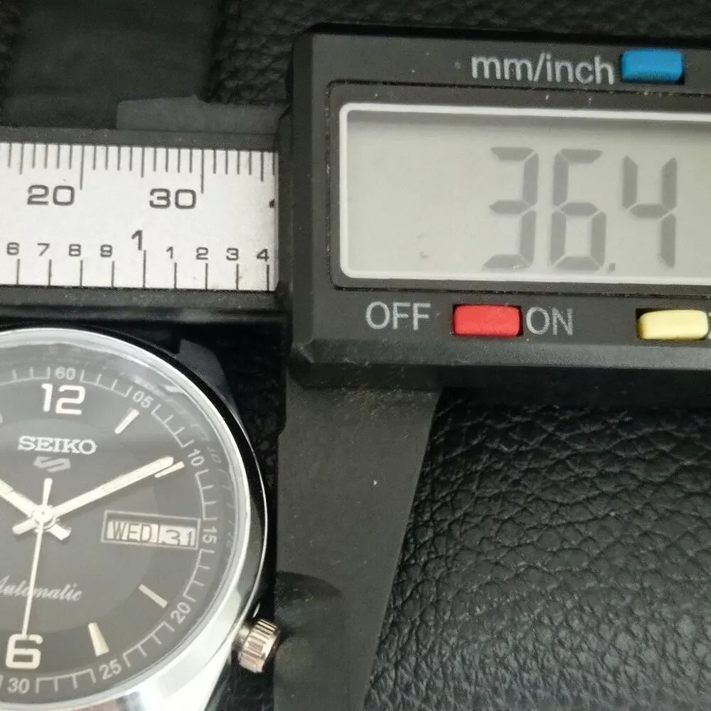 Vintage 1970 Seiko Automatic Mens Silver Watch W/daydate & Silver accents